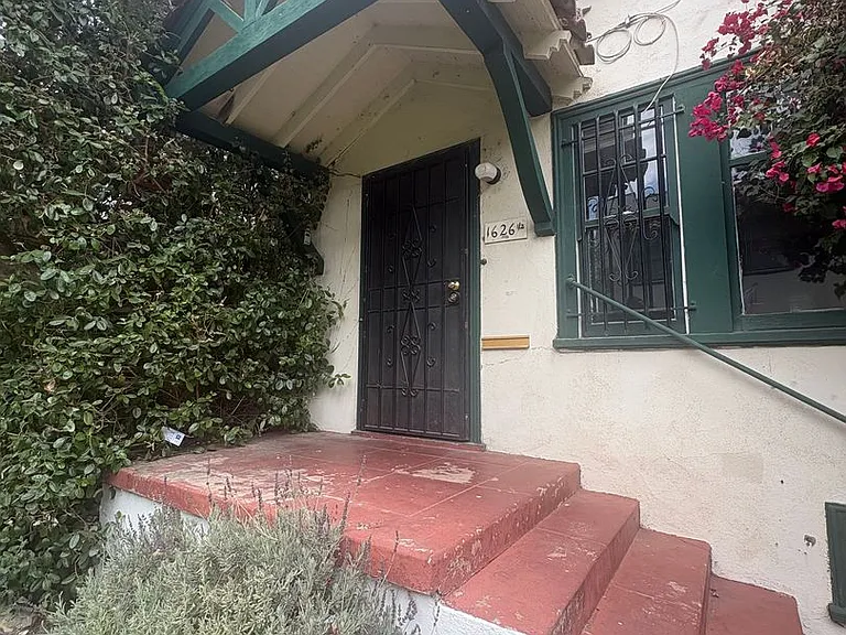 1616-1628 1/2 No. Vista Street — Photo 2