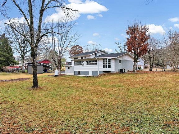 5th image of 3425 Eveningside Dr NW