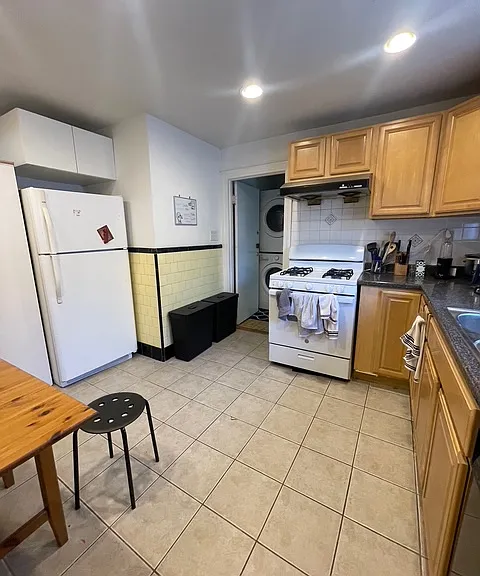 275 Tappan St #1 — Photo 6