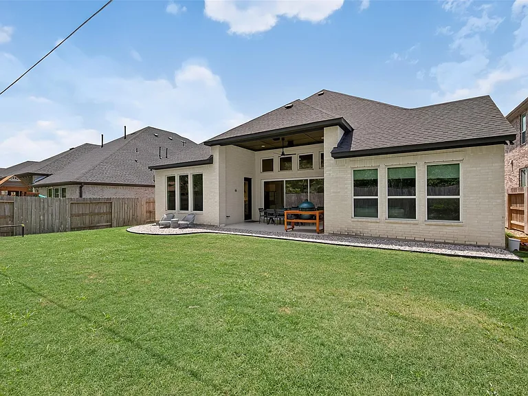 9722 Dani Lake Dr — Photo 42