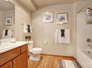 Echo Lake Apartment Homes, Seattle, WA 98133