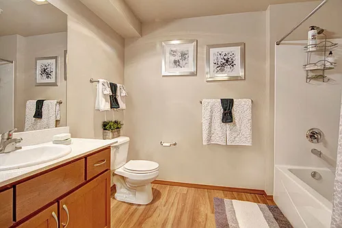 Echo Lake Apartment Homes Photo 1