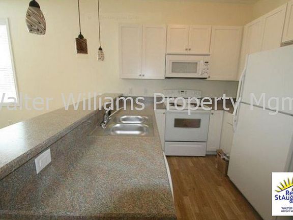 3rd image of 38 Weeden St APT B