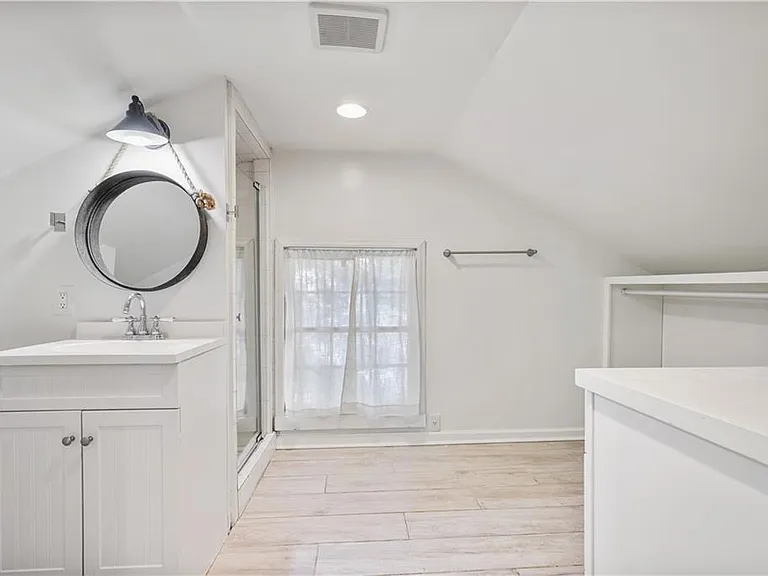 2509 Sharondale Dr NE — Photo 24