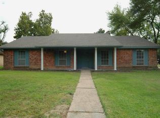 211 Westwood Dr, Friendswood, TX 77546