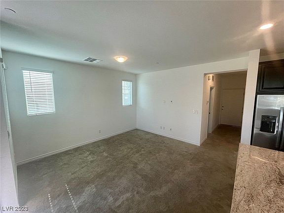 5th image of 796 Grand Country Ave