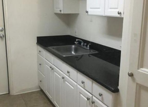 4th image of 3719 E Bellevue St