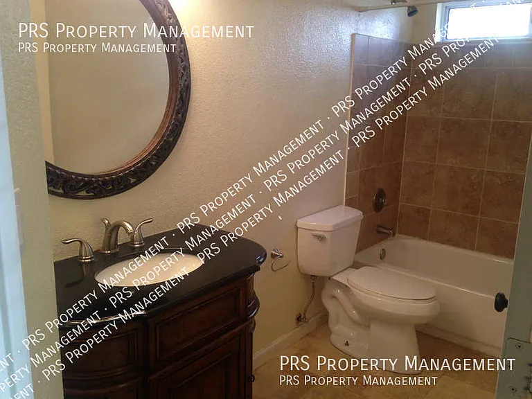 629 S Oak St — Photo 7