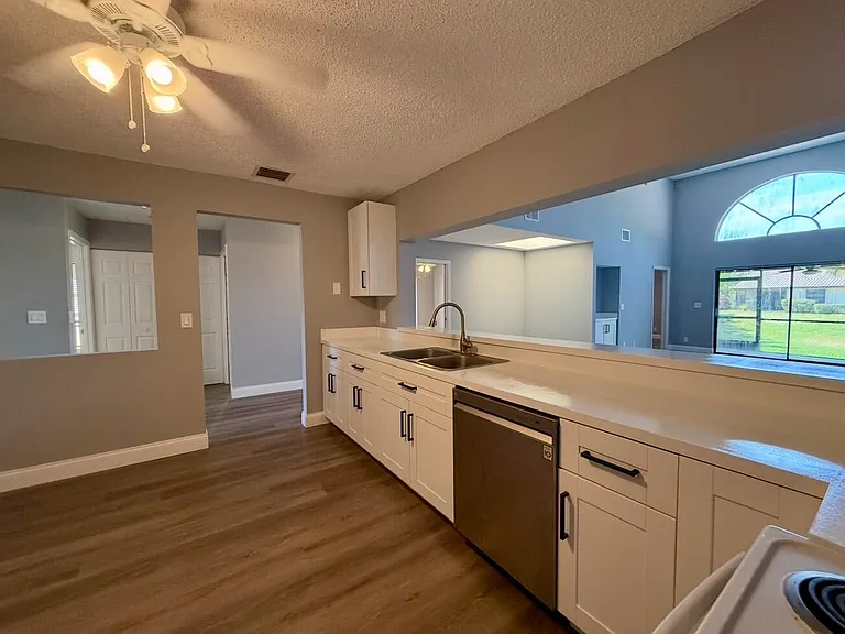 432 Ashwood Pl — Photo 11