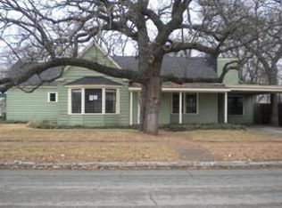 808 Calaveras St, Graham, TX 76450