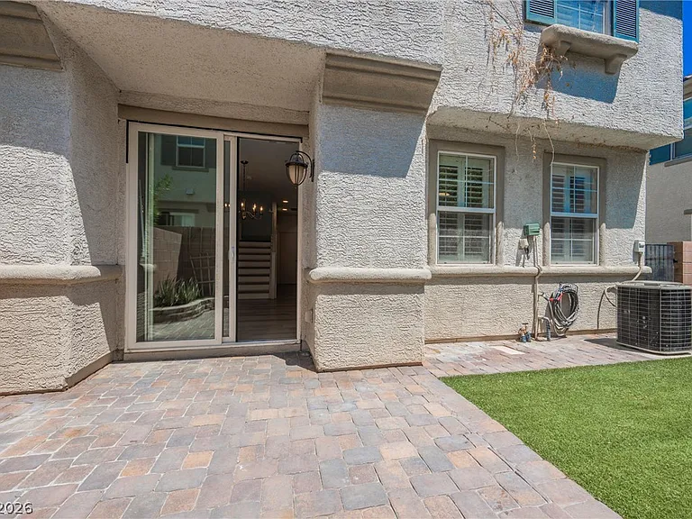 9133 Alpine Grove Ave #103 — Photo 23