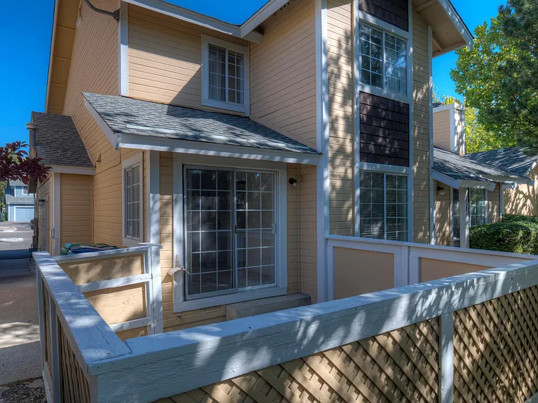 6024 Conness Way — Photo 6
