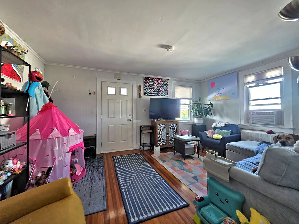Apartment for Rent — Photo 3