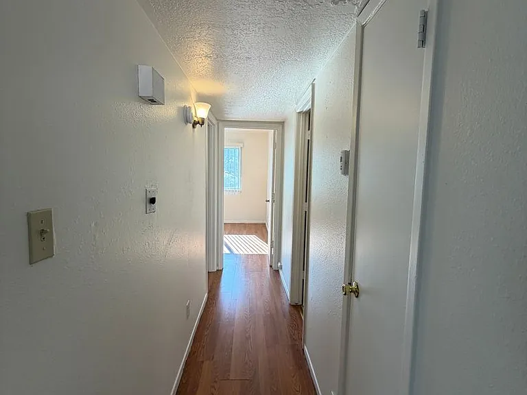 8444 Spain Rd NE — Photo 13