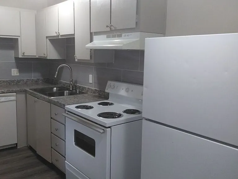 Peak Elevation Apartments — Photo 3