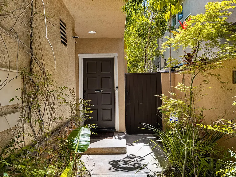 8212 E White Fir Ln — Photo 3