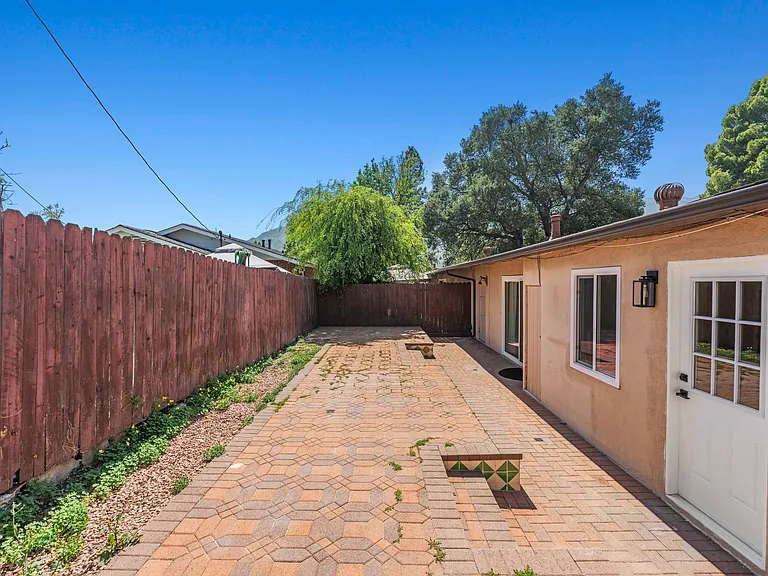 2817 Sycamore Ave — Photo 24