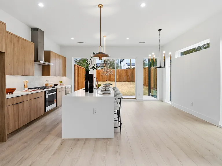 626 Wayne St — Photo 5