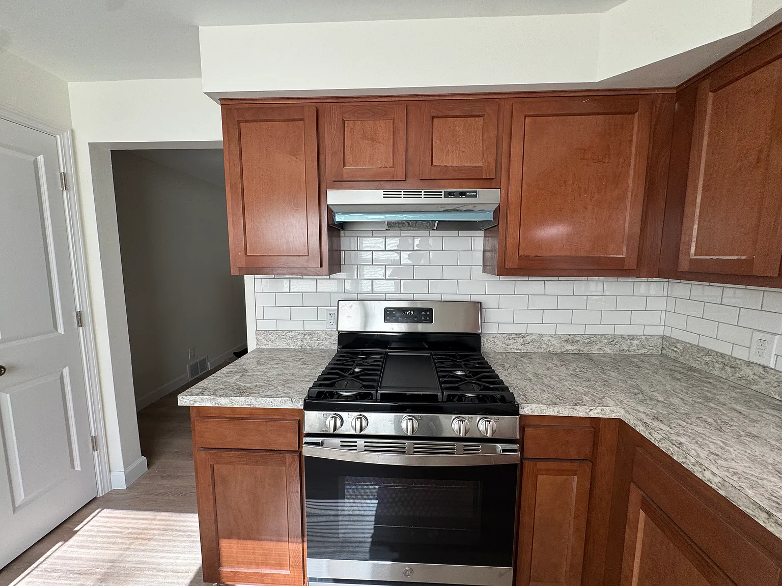 2 bed, $975 — Photo 2