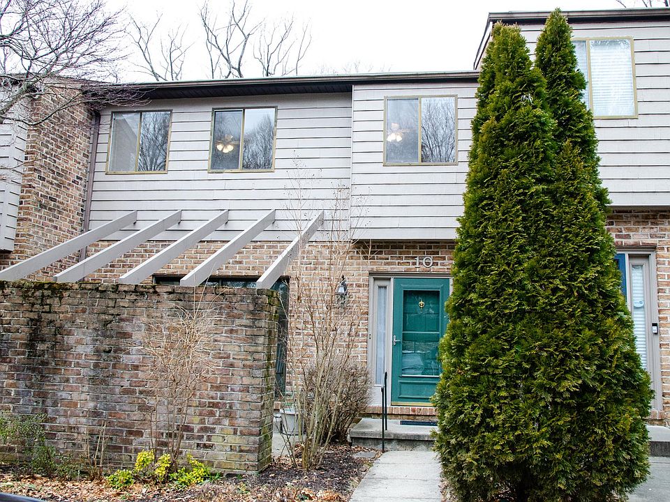 1st image of 10 Hampshire Woods Ct