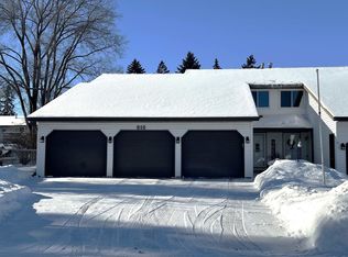 916 Square Ter, Green Bay, WI 54313