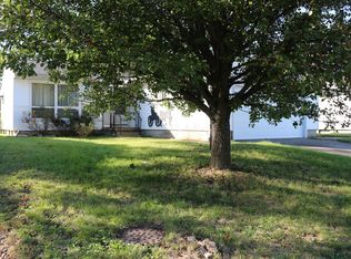 975 Hodges Dr, Columbus, OH