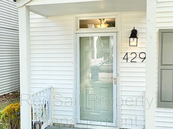 3rd image of 429 Bryan Ct