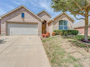 106 Charlotte Dr, Cedar Hill, TX 75104