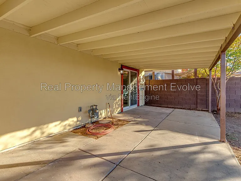 5438 S 46th Pl — Photo 37