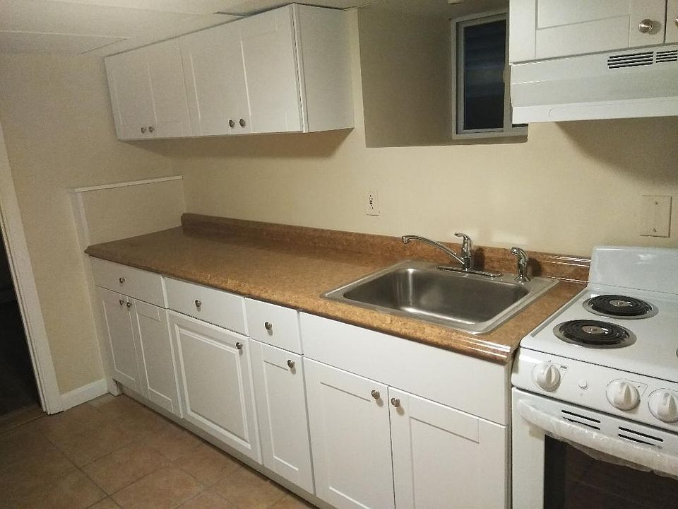2nd image of 644 Wickenden St