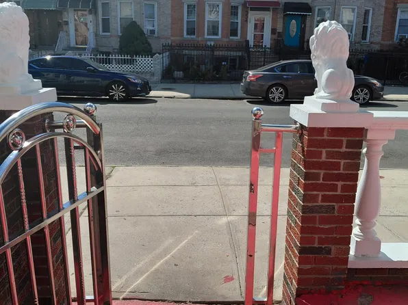 353 East 35th Street image 1 of 3