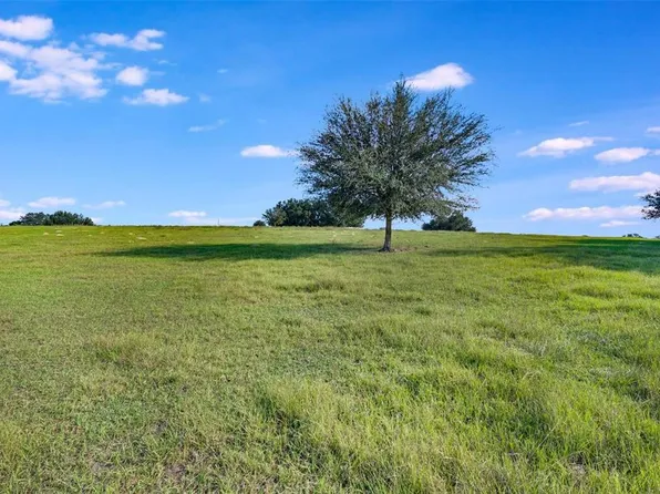 156 SE Place Rd, Weirsdale, FL 32195