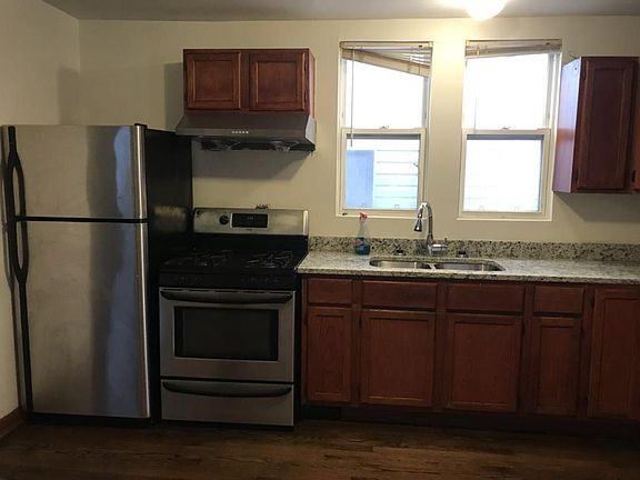 5th image of 1039 W 34th Pl #2