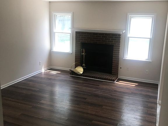 3rd image of 1216 Captain Adams Ct