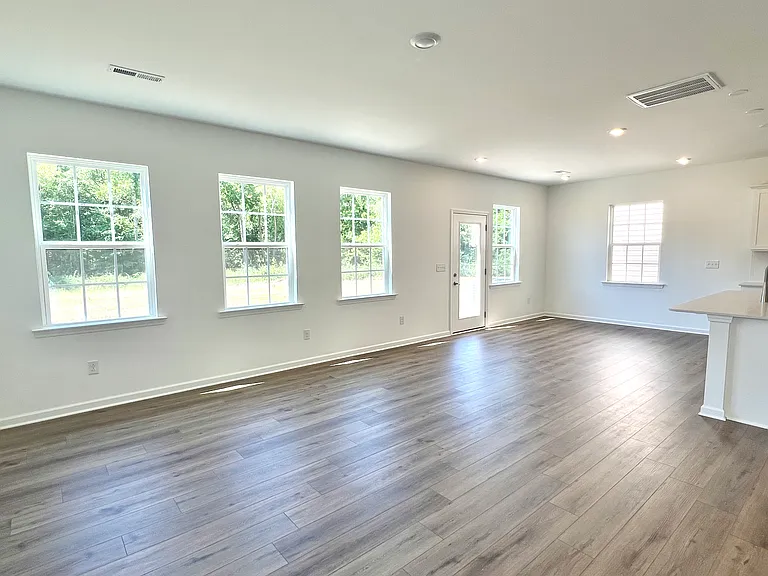 5260 Amaryllis Way — Photo 12