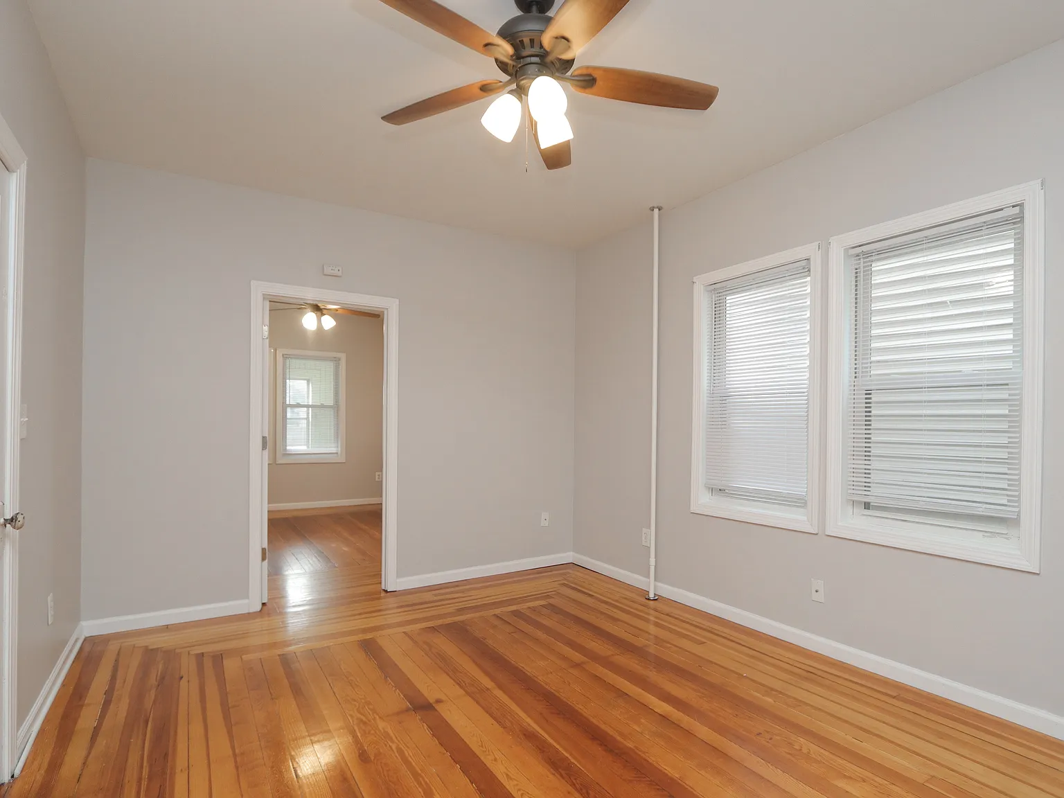 1 bed, 1000 sqft, $1,200 — Photo 2