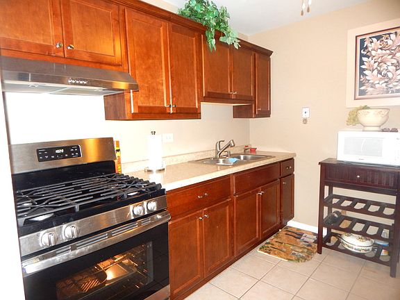 5th image of 9540 Mayfield Ave #305
