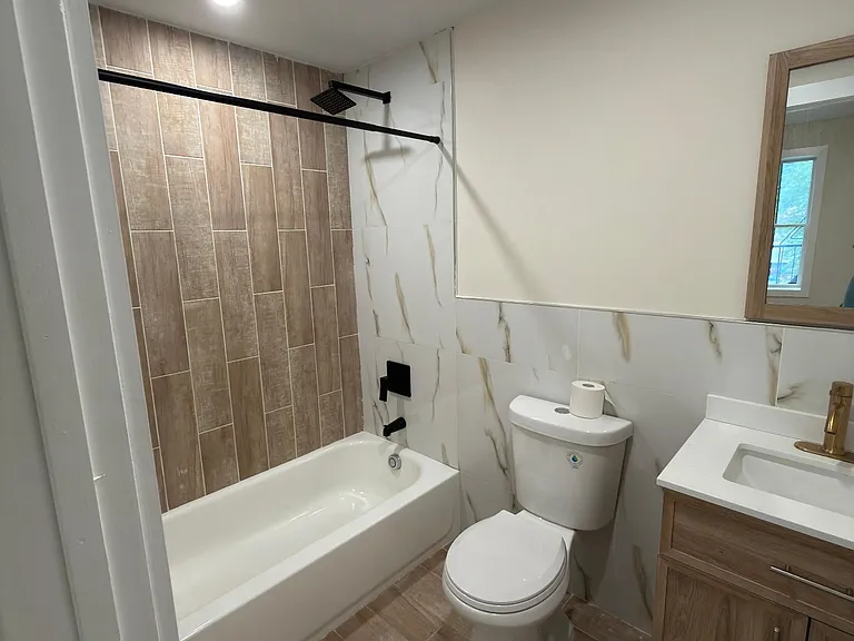 101 W Broadway #1A — Photo 3