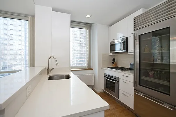 Rented by BLU Real Estate | media 19