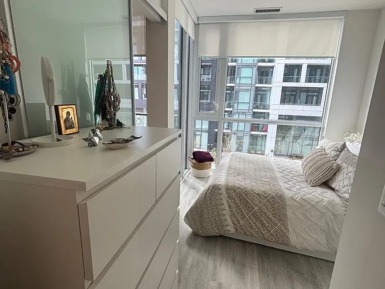 60 Princess St #214 — Photo 4