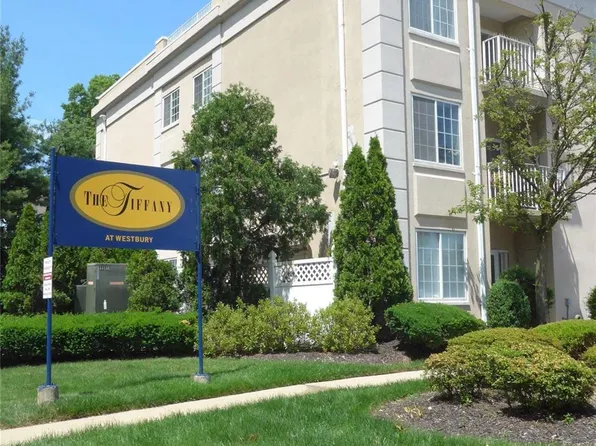 54 School Street #116, Westbury, NY 11590