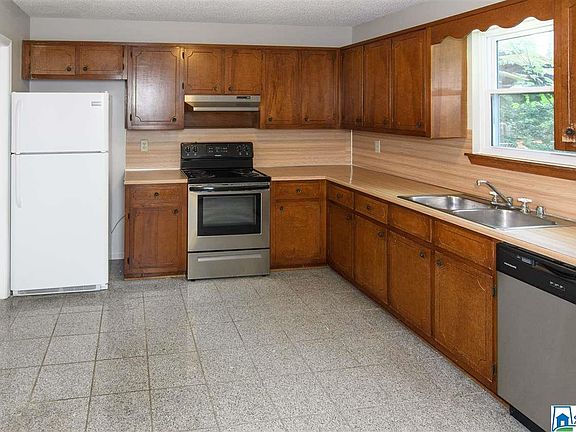 5th image of 5524 Saint James St