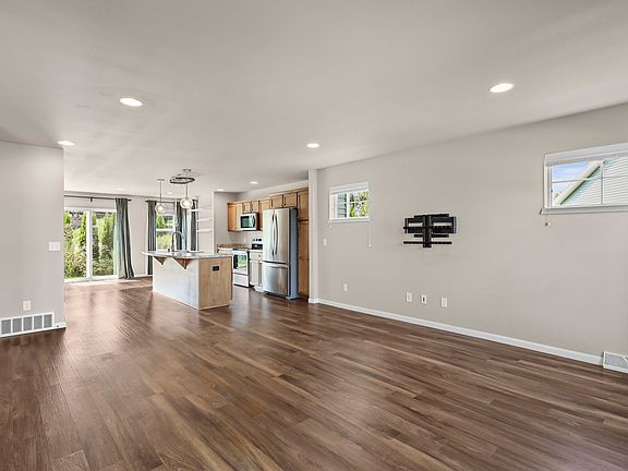 4th image of 6021 Meadow Grass Ct