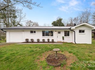 5 Pisgah View Dr, Etowah, NC 28729