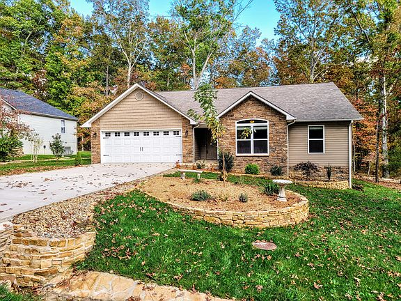 4th image of 121 Camelot Ln
