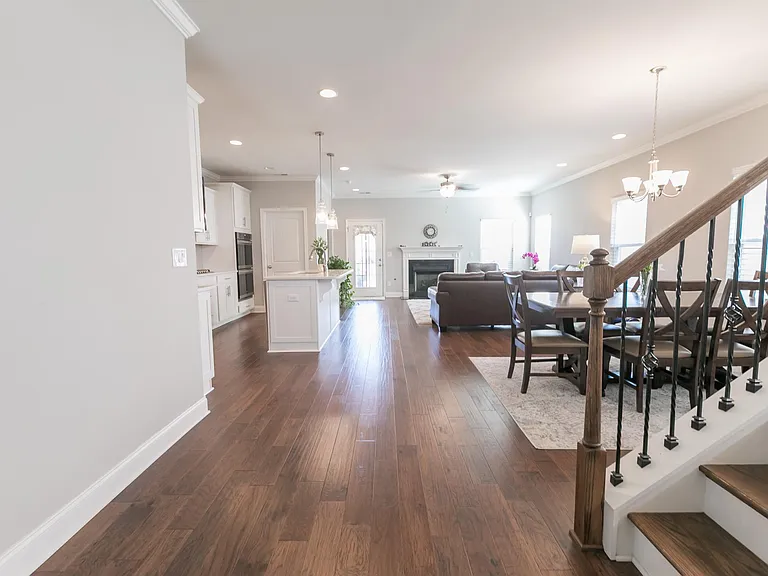 1055 Crisp Spring Dr — Photo 9