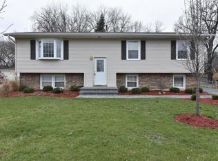 74 Tweed Rd, Fox Lake, IL 60020