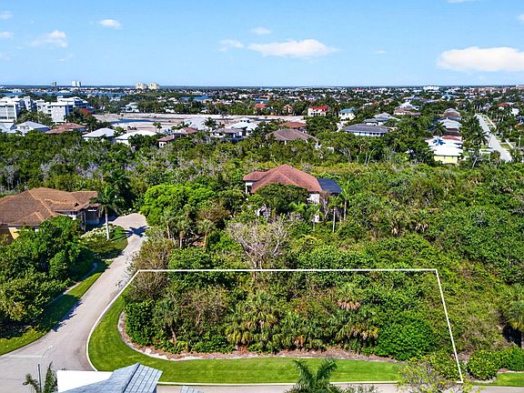 4th image of 707 Waterside Dr