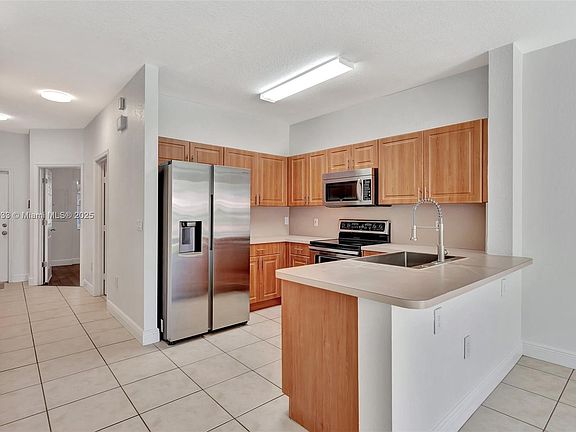 3rd image of 7848 Catalina Cir #7848