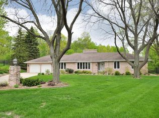 2328 Rivendell Ln, Minnetonka, MN 55305